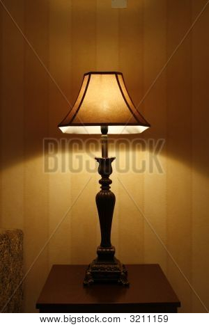 Přepněte na stolní lampa