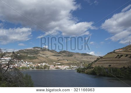 Europe Portugal Douro River Pinhao