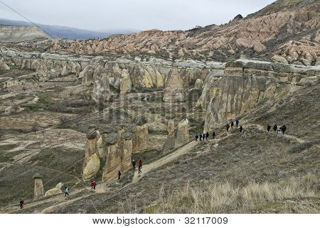 Incredibili caratteristiche geologiche vicino città di Urgup, Cappadocia, Turchia.