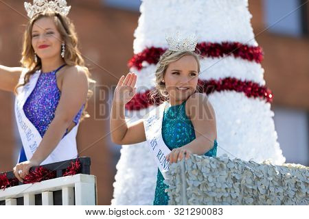 Benton Harbor, Michigan, Usa - May 4, 2019: Blossomtime Festival Grand Floral Parade, Float Carrying