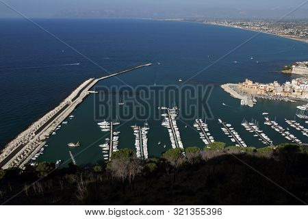 Castellammare Del Golfo, Italy - June 29, 2016: Overview Of The Seaside Town Of Castellammare Del Go