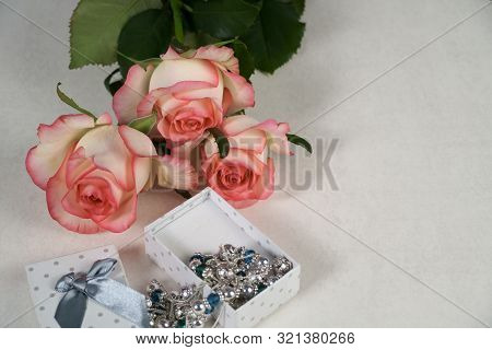 Dolce Vita Rose With Gift Box On White