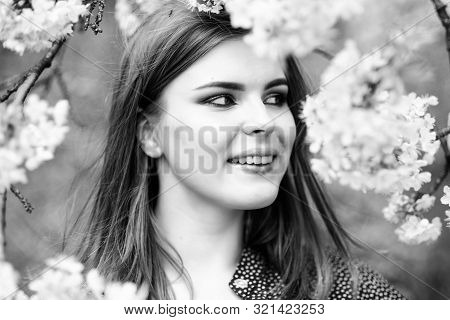 Pretty Woman Skincare. Girl Like Nature. Fashion Beauty. Sexy Woman In Spring Blossom. Natural Beaut