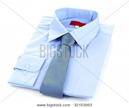 Uomo nuovo blu camicia e cravatta isolata on white