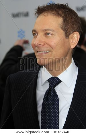 LOS ANGELES - kwi 12: Michael Feinstein przybywa odnosz╣ TCM 40 