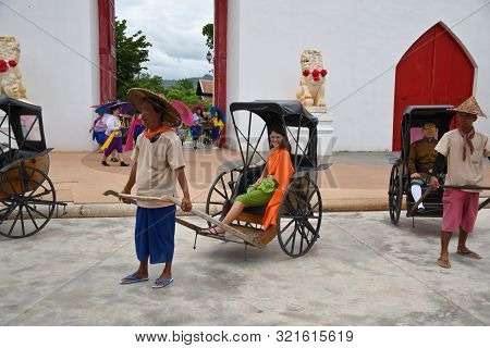 Kanchanaburi, Thailand, 09.09.2019: Beautiful Thai Girl In Traditional Thai, Siamese Dress In An Old
