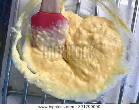 Cooking French Style Scrambled Eggs In Glass Bowl. Bain Maire Technique / Benmari. Ready To Eat.