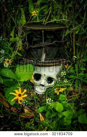 Scary Jawless Halloween Skull Wearing Old Distressed Top Hat