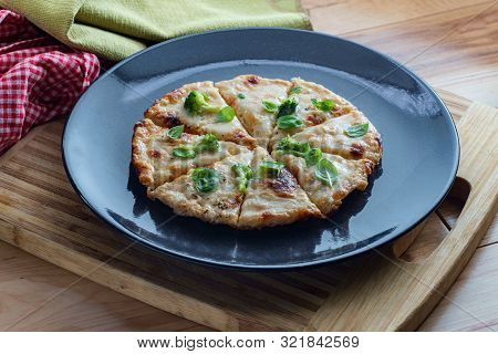 Mini Personal Pan White Cheese Pizza With Broccoli