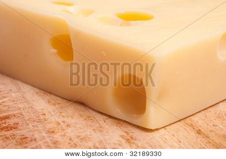 İsviçre Emmentaler peynir