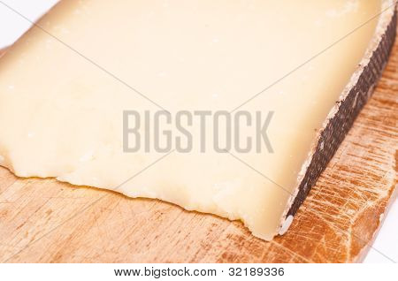 Primo piano di formaggio groviera