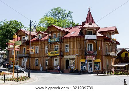 Szczawnica, Poland - June 30: Historic Villa In Szczawnica On July 1, 2019 In Szczawnica.