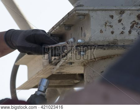 Screws For Fastening Or Mounting Objects