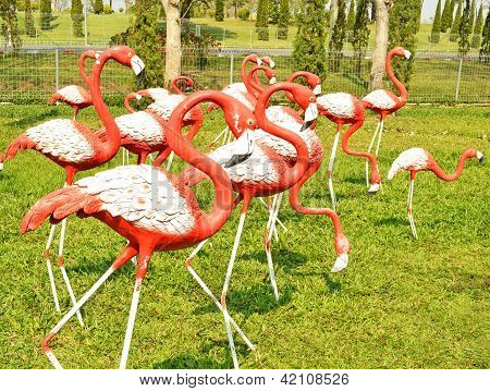Bir kalıp buz flamingo