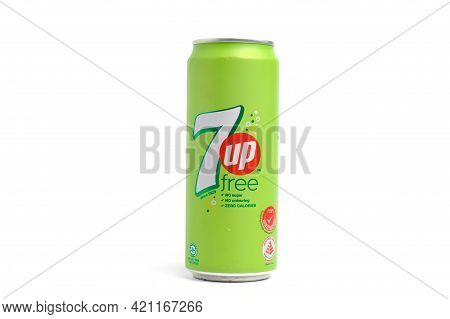 Klang,malaysia- Circa September, 2020: A Picture Of New 7up Free Carbonated Drink With Gradient On I