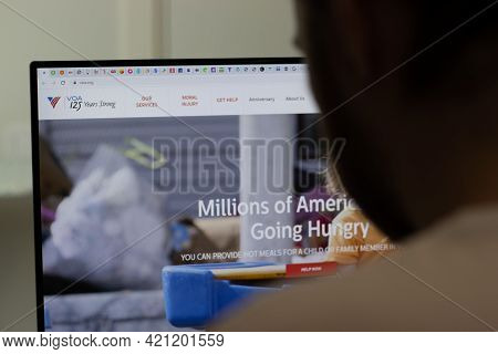 New York, Usa - 1 May 2021: Volunteers Of America Voa Company Website On Screen, Illustrative Editor