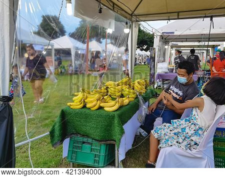 Kanchanaburi,thailand - September 12, 2020: Unidentified People Protect Yourself From Germs By Weari