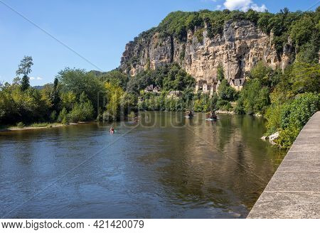 La Roque-gageac, Dordogne, France - September 7, 2018: Canoeing And Tourist Boat, In French Called G