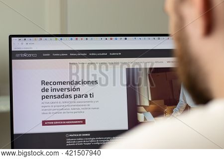 New York, Usa - 1 May 2021: Renta 4 Banco R4 Renta4banco Company Website On Screen, Illustrative Edi