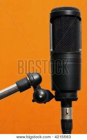 Studiový mikrofon