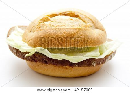 Ekmek rulo dolum ekmek ve salata ile