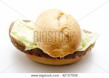 Ekmek rulo dolum ekmek ve salata ile