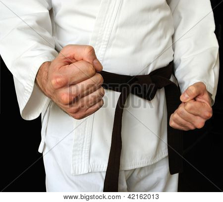Człowiek w Kimono i pasa do sztuk walki