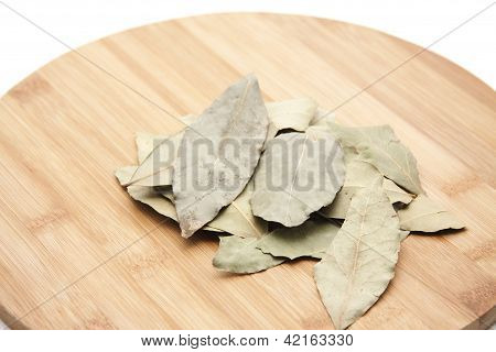 Laurel leaves