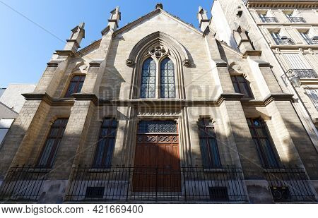 The Chapel Of Jesus Enfant Is An English Neo Gothic Chapel Located In The 7th Arrondissement Of Pari
