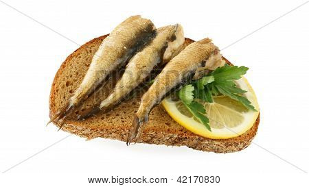 Smörgås med skarpsill och citron