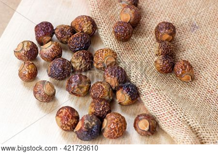 Brown Dry Soap Nuts (soapberries, Sapindus Mukorossi) For Organic Laundry And Gentle Natural Skin Ca