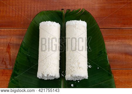 Puttu,raw Rice Puttu,arisi Maavu Puttu With Chana  Or Bengal Gram Curry _breakfast Items Made Using 