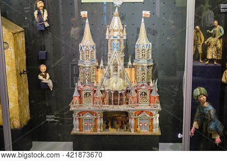 Museum Of The Obraztsov Puppet Theater, Marionettes From Different Countries Of The World - Moscow, 