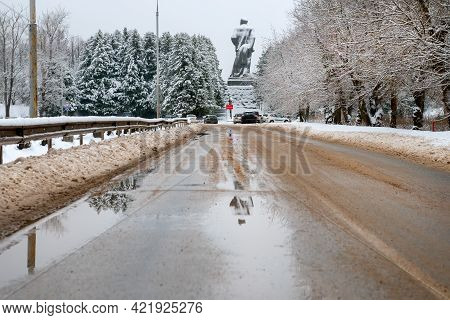 Monument To V.i.ulyanov (lenin) On A Winter Day At The Entrance To The Moscow Canal From The Moscow 