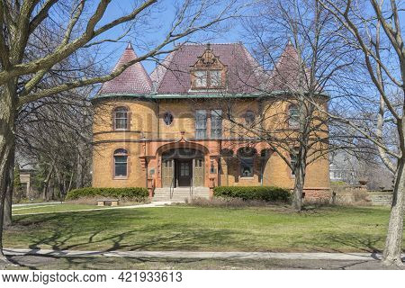 The View Of Classic Family House In Evanston, Il,usa
