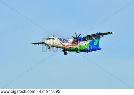 Labuan Ft,malaysia-may 1,2021: Maswings Aircraft Atr-72-500 Display The Malaysian National Flag Nega