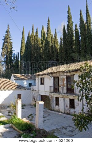 Ydersiden af Alhambra-palads i Granada