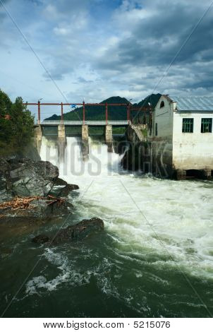 โรงไฟฟ้าพลังงานน้ำ