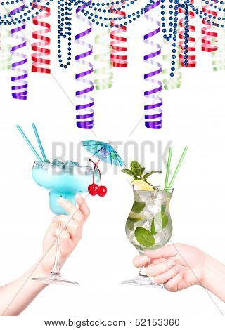 hand with alcohol cocktail