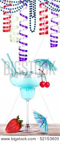 alcoholic cocktail with christmas decoraion