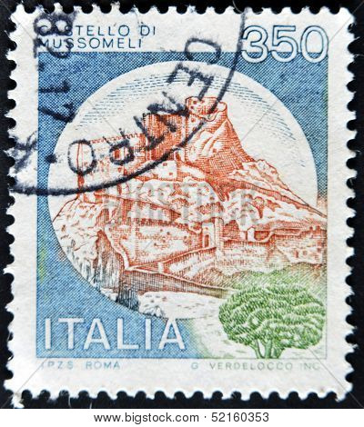 Italy - Circa 1980: A Stamp Printed In Italy Shows Castle Of Mussomeli, Italian Series Of Castles