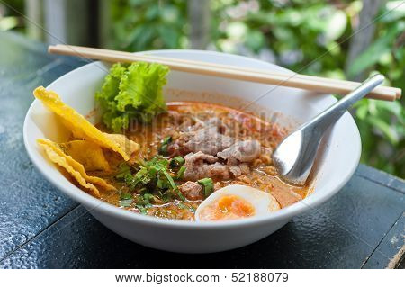 Pork noodle tom yum