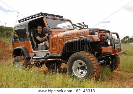 Crush Beige Jeep Wrangler Off-roader V8