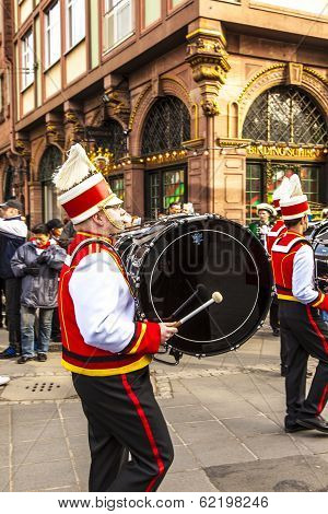 Carnival People Move To The Roemer With Music To Enter The Town Hall