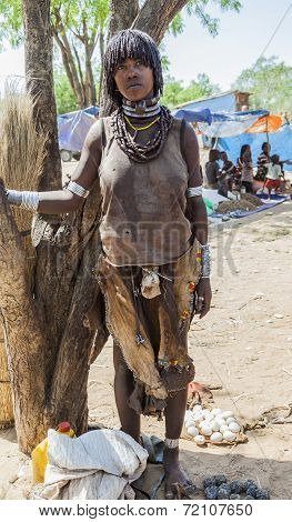 Hamar Woman Seller At Village Market.