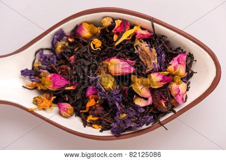Still life of tea leaves