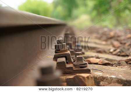 รางรถไฟ