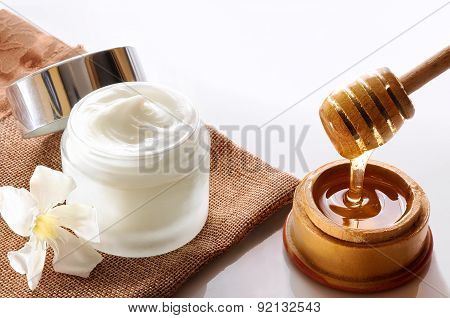 Honey Moisturizer Top View