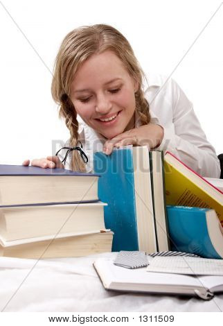 Kız öğrenci veya öğrenci kitapları arıyorum