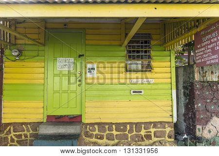 Scenic Wooden Hut In The Quarter Carib Territory In Roseau